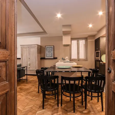 Luxury Modern By The Apartament Salò