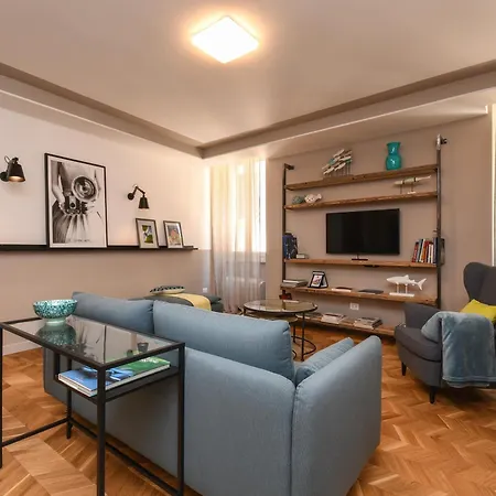 Luxury Modern By The Daire Salò