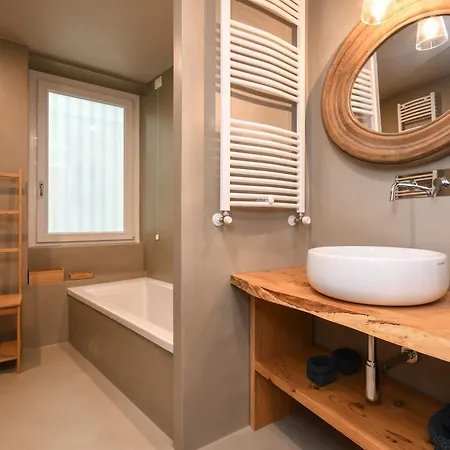 Daire Luxury Modern By The Salò