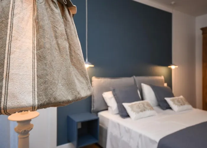 Luxury Modern By The Apartament Salò