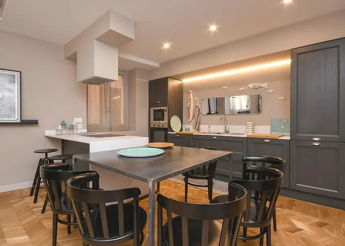 Luxury Modern By The Apartament