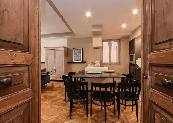 Luxury Modern By The Apartament Salò